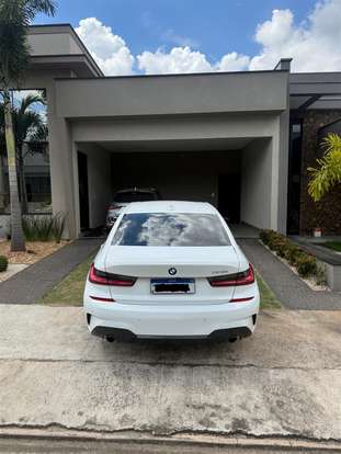 BMW-320i-2022