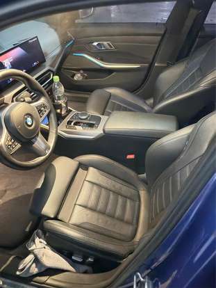 BMW-320i-2023