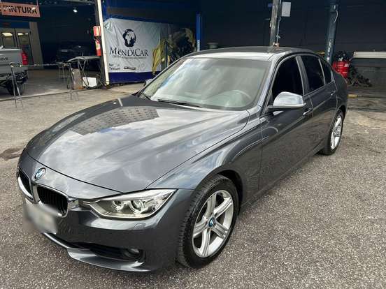 BMW-320i-2013