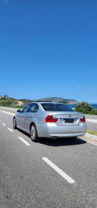 BMW-325i-2007