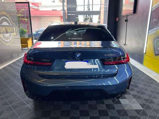 BMW-330e-2025