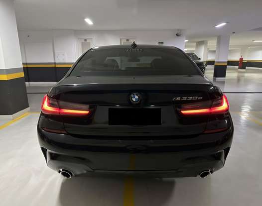 BMW-330e-2020