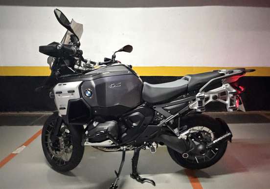 BMW-R 1300 GS ADVENTURE TRIPLE BLACK-2025