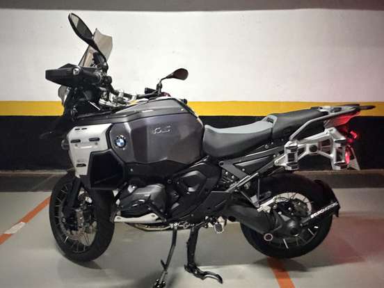 BMW-R 1300 GS ADVENTURE TRIPLE BLACK BMW-R 1300 GS ADVENTURE TRIPLE BLACK-2025