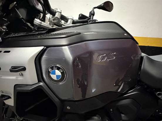 BMW-R 1300 GS ADVENTURE TRIPLE BLACK BMW-R 1300 GS ADVENTURE TRIPLE BLACK-2025