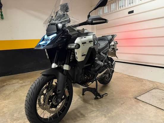BMW-R 1300 GS ADVENTURE TRIPLE BLACK-2025