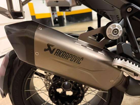 BMW-R 1300 GS ADVENTURE TRIPLE BLACK-2025