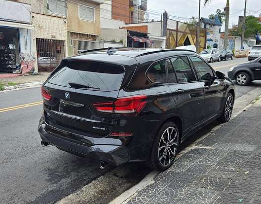 BMW-X1-2021