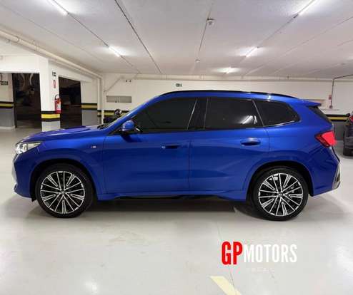 BMW-X1-2024