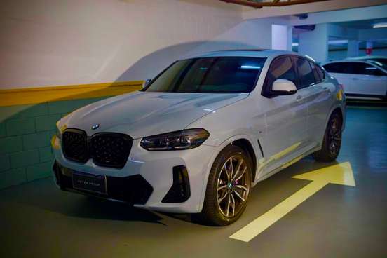 BMW-X4-2023