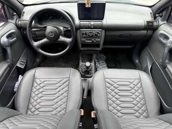 CHEVROLET-CORSA-1996