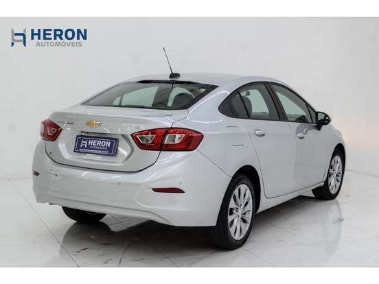 CHEVROLET-CRUZE-2018