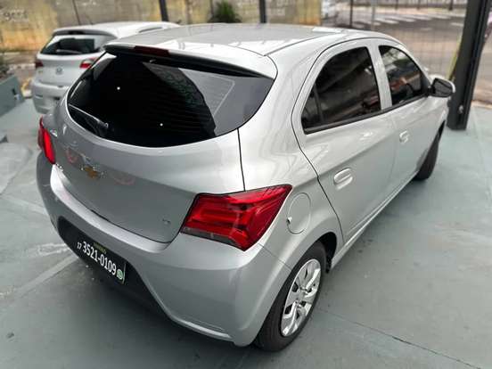 CHEVROLET-ONIX-2018
