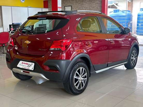 CHEVROLET-ONIX-1.4 MPFI ACTIV 8V FLEX 4P AUTOMÁTICO CHEVROLET-ONIX-2017