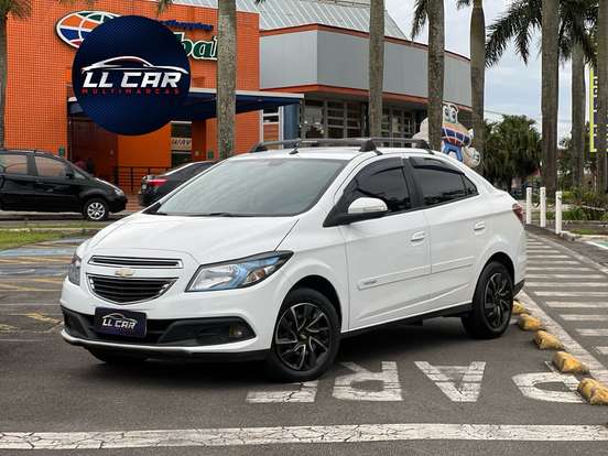 CHEVROLET-PRISMA-2013