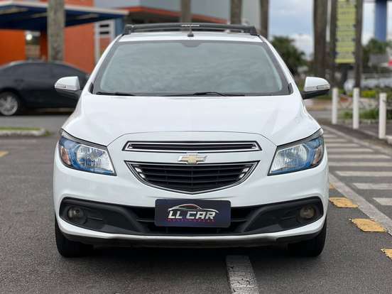CHEVROLET-PRISMA-2013