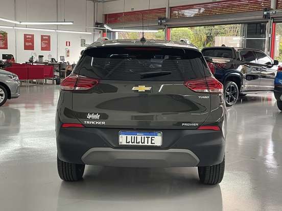 CHEVROLET-TRACKER-2024