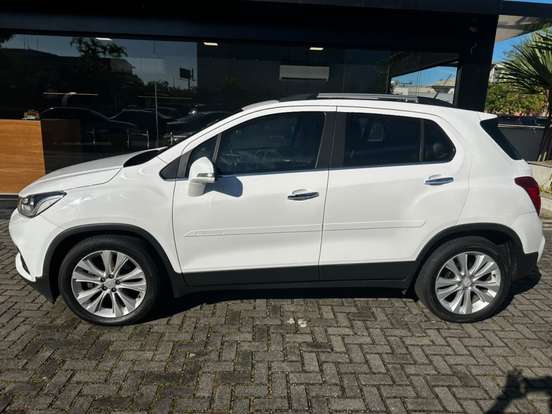 CHEVROLET-TRACKER-2017