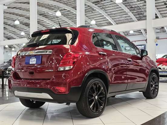 CHEVROLET-TRACKER-2018