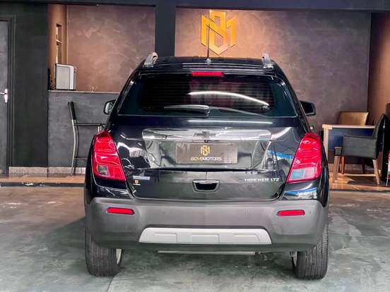 CHEVROLET-TRACKER-2015