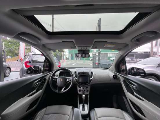 CHEVROLET-TRACKER-2015
