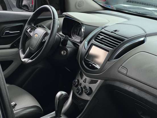 CHEVROLET-TRACKER-2015
