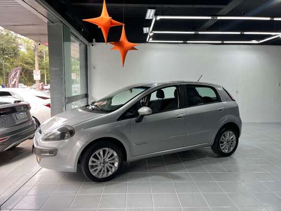 FIAT-PUNTO-1.6 ESSENCE 16V FLEX 4P MANUAL FIAT-PUNTO-2015