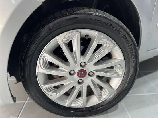 FIAT-PUNTO-1.6 ESSENCE 16V FLEX 4P MANUAL FIAT-PUNTO-2015