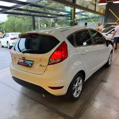 FORD-FIESTA-2014
