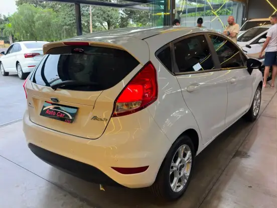 FORD-FIESTA-1.6 SE HATCH 16V FLEX 4P POWERSHIFT FORD-FIESTA-2014