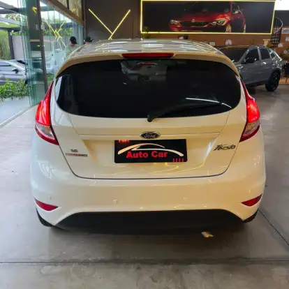 FORD-FIESTA-2014