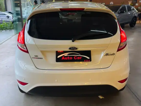 FORD-FIESTA-1.6 SE HATCH 16V FLEX 4P POWERSHIFT FORD-FIESTA-2014