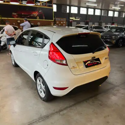 FORD-FIESTA-2014