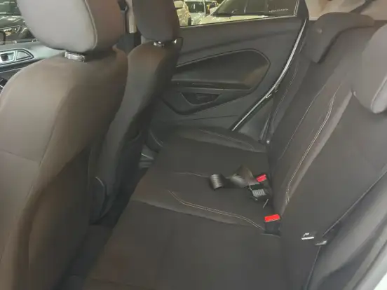 FORD-FIESTA-1.6 SE HATCH 16V FLEX 4P POWERSHIFT FORD-FIESTA-2014