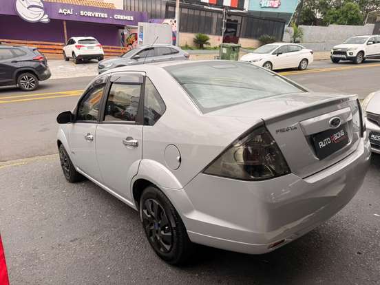 FORD-FIESTA-2012
