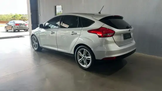 FORD-FOCUS-2017