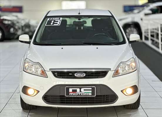 FORD-FOCUS-2013