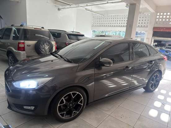 FORD-FOCUS-2018