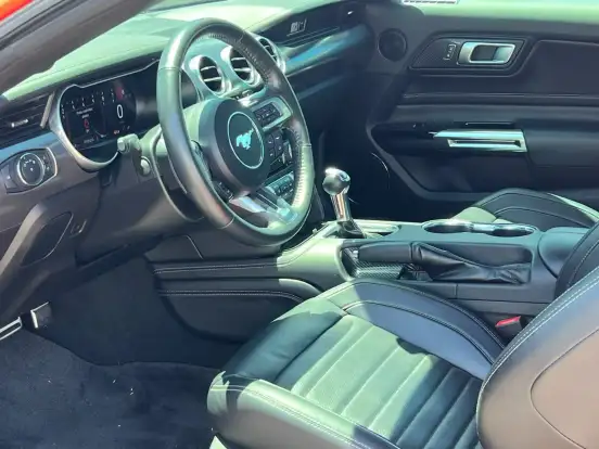 FORD-MUSTANG-2022