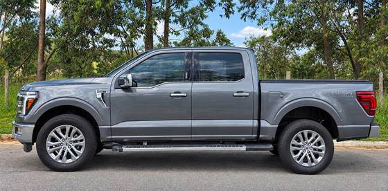 FORD F-150 5.0 V8 GASOLINA CD LARIAT FX4 AUTOMÁTICO