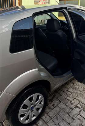 FORD-FIESTA-2012