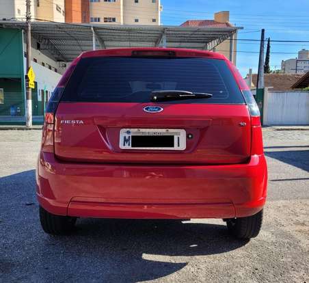 FORD-FIESTA-2010