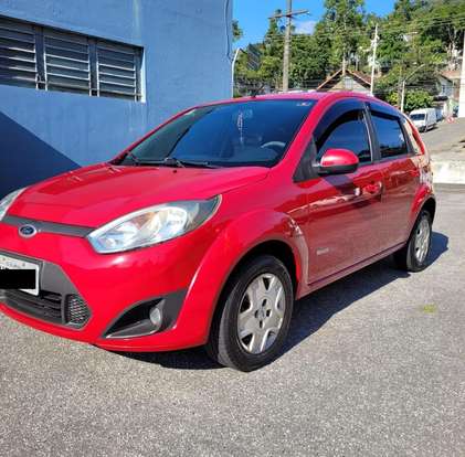 FORD-FIESTA-2010