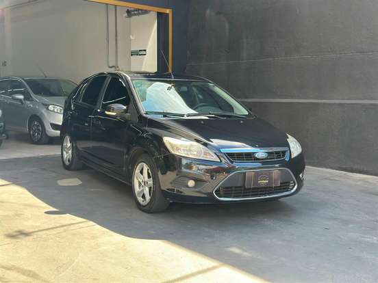 FORD-FOCUS-2010
