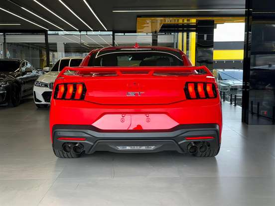 FORD-MUSTANG-2024