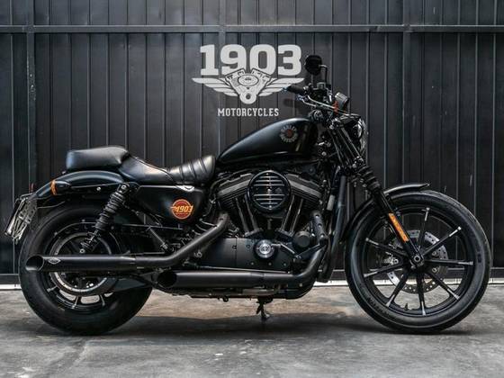 HARLEY-DAVIDSON SPORTSTER IRON 883 