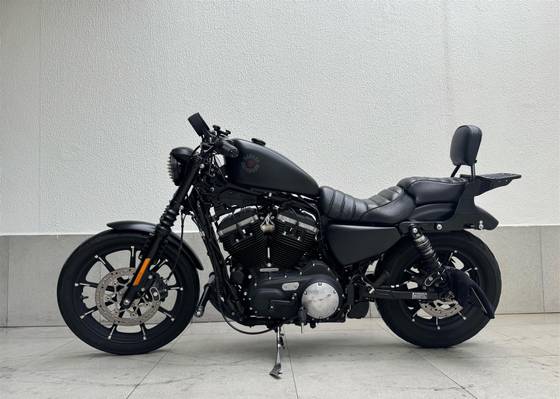 HARLEY-DAVIDSON SPORTSTER IRON 883 