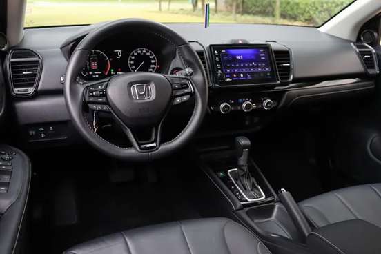HONDA-CITY-1.5 i-VTEC FLEX HATCH TOURING CVT HONDA-CITY-2024