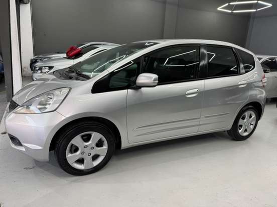 HONDA-FIT-2010