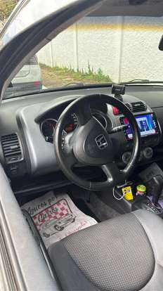 HONDA-FIT-2006